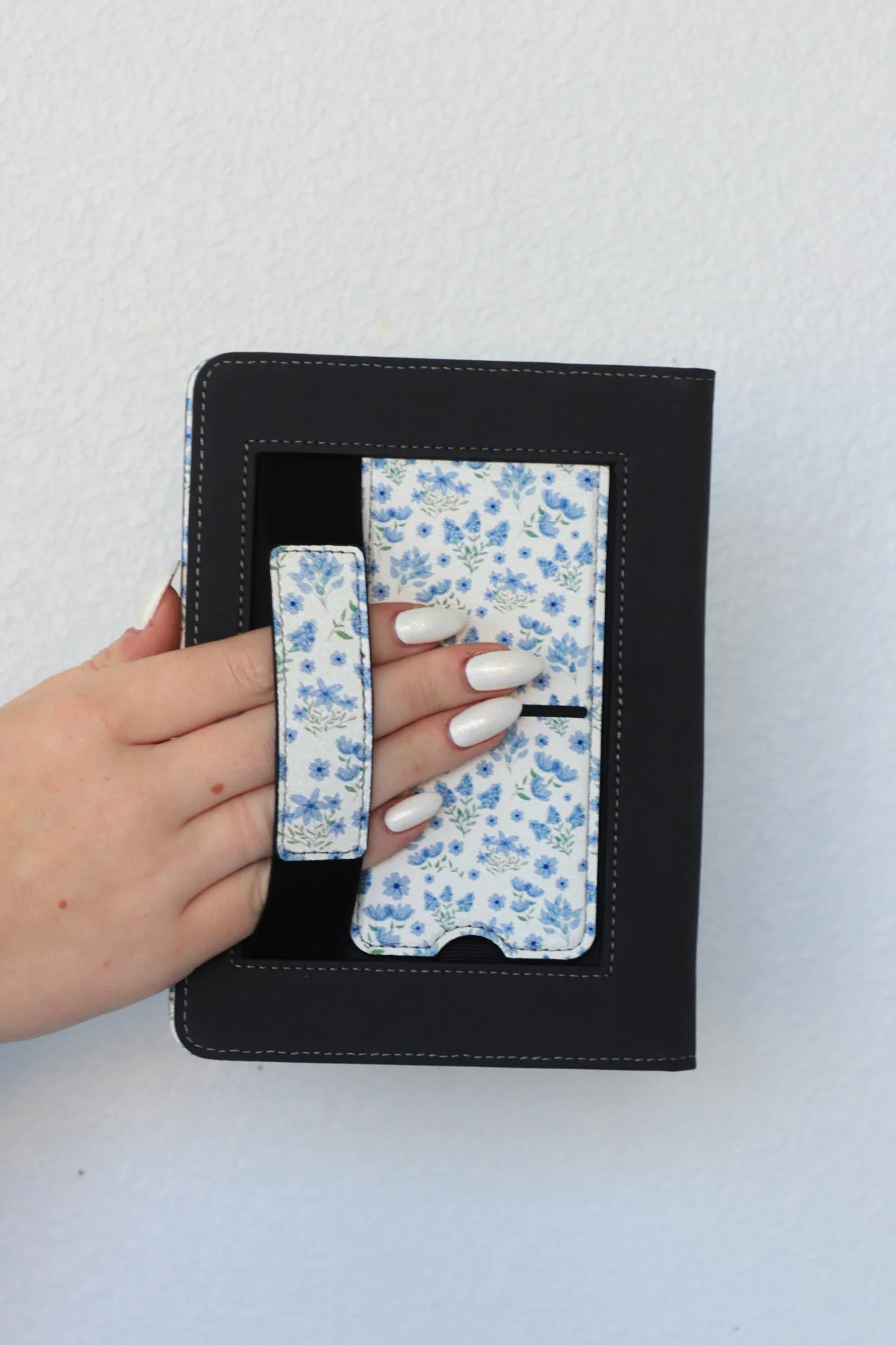 Booked & Busy Kindle Case - Image 7