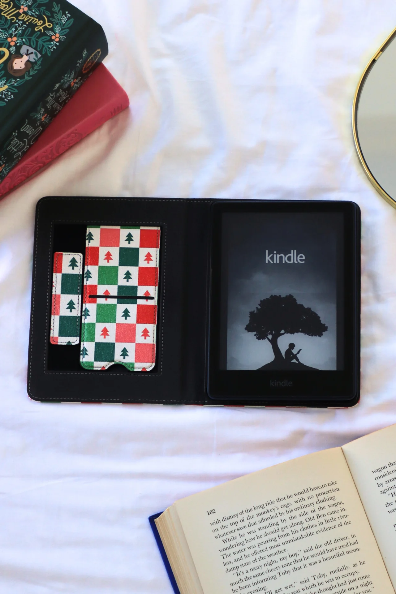 Home For The Holidays Kindle Case - Image 3