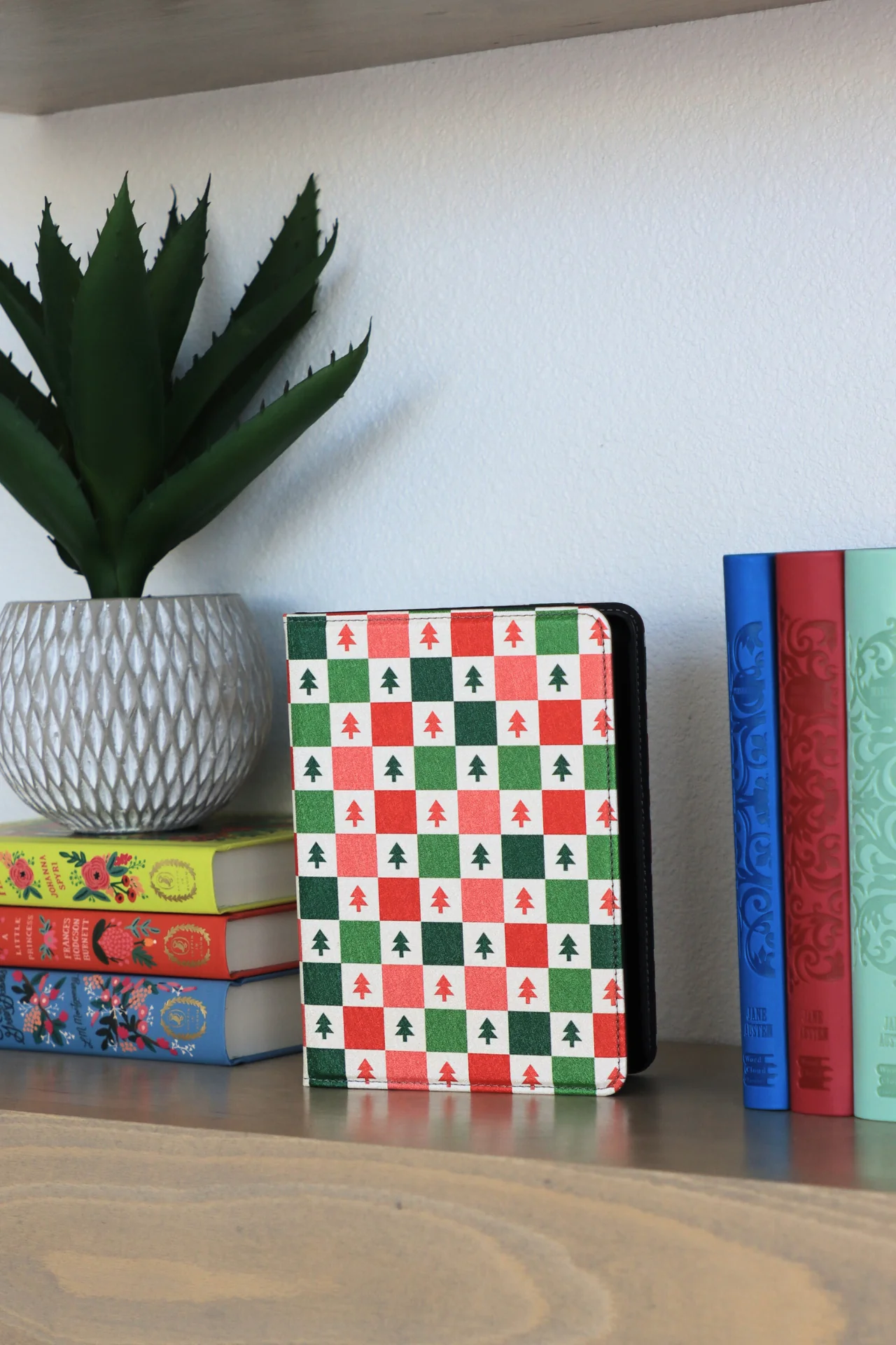 Home For The Holidays Kindle Case - Image 7