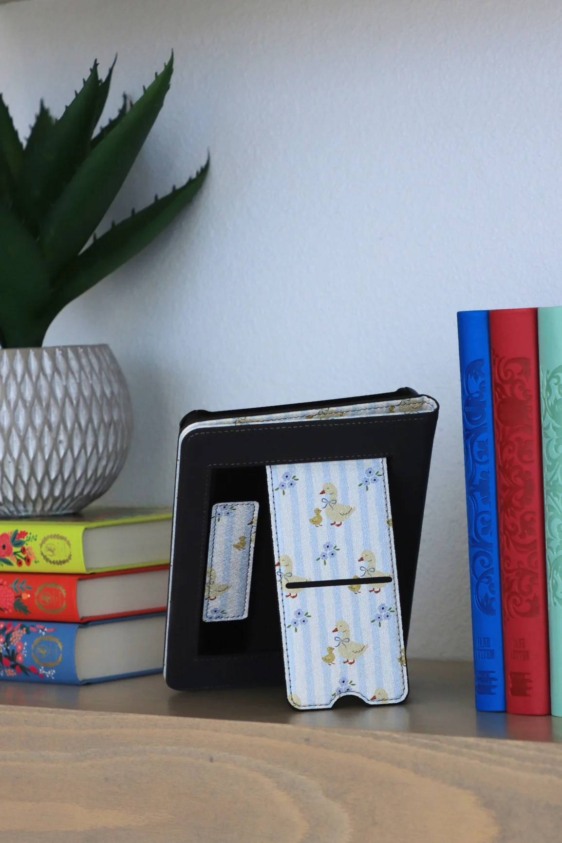 Lucky Duckie Kindle Case - Image 11