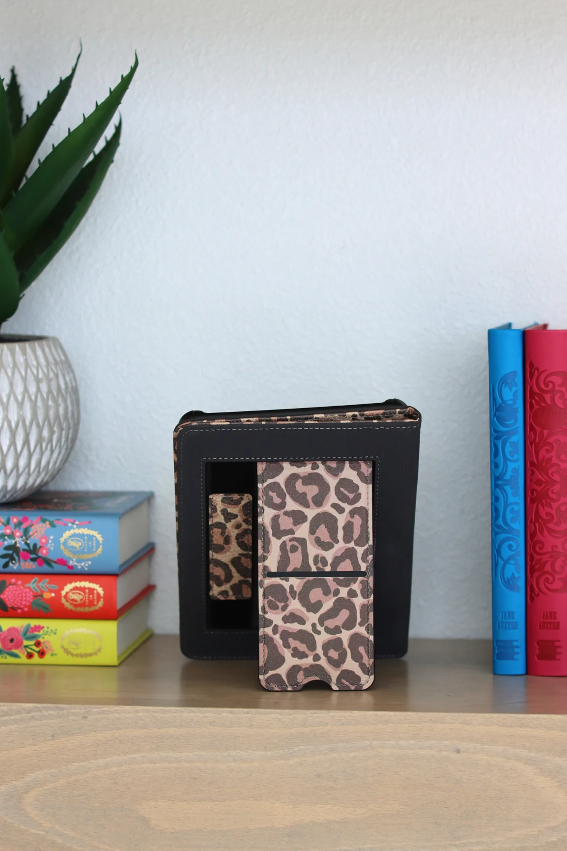 Untamed Kindle Case - Image 4